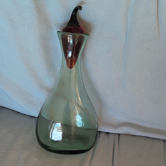 Other - Elegant Glass Decanter with Red Accent
